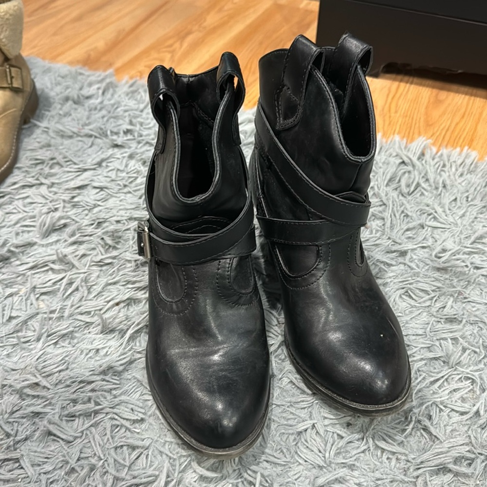 Black Boots